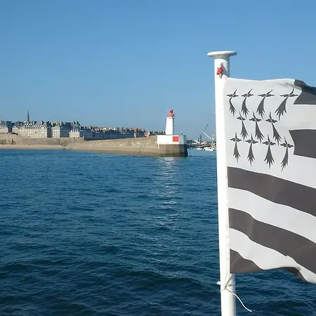 Appartement Saint-Malo Apartment *